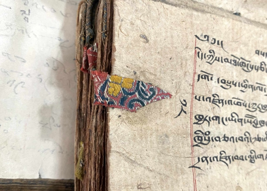 Ta5_13545-bookmark.jpg